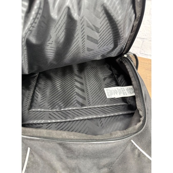 Oakley Enduro 22L 2.0 Backpack Black Laptop School Travel Minimalist Streetwear - Picture 8 of 9